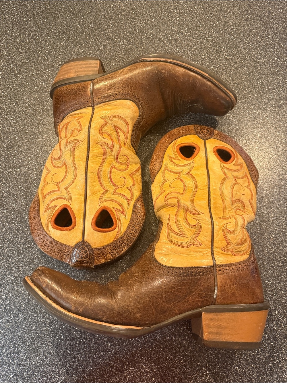 Men’s Ariat Brown and Yellow Leather Western Boots - size 10.5